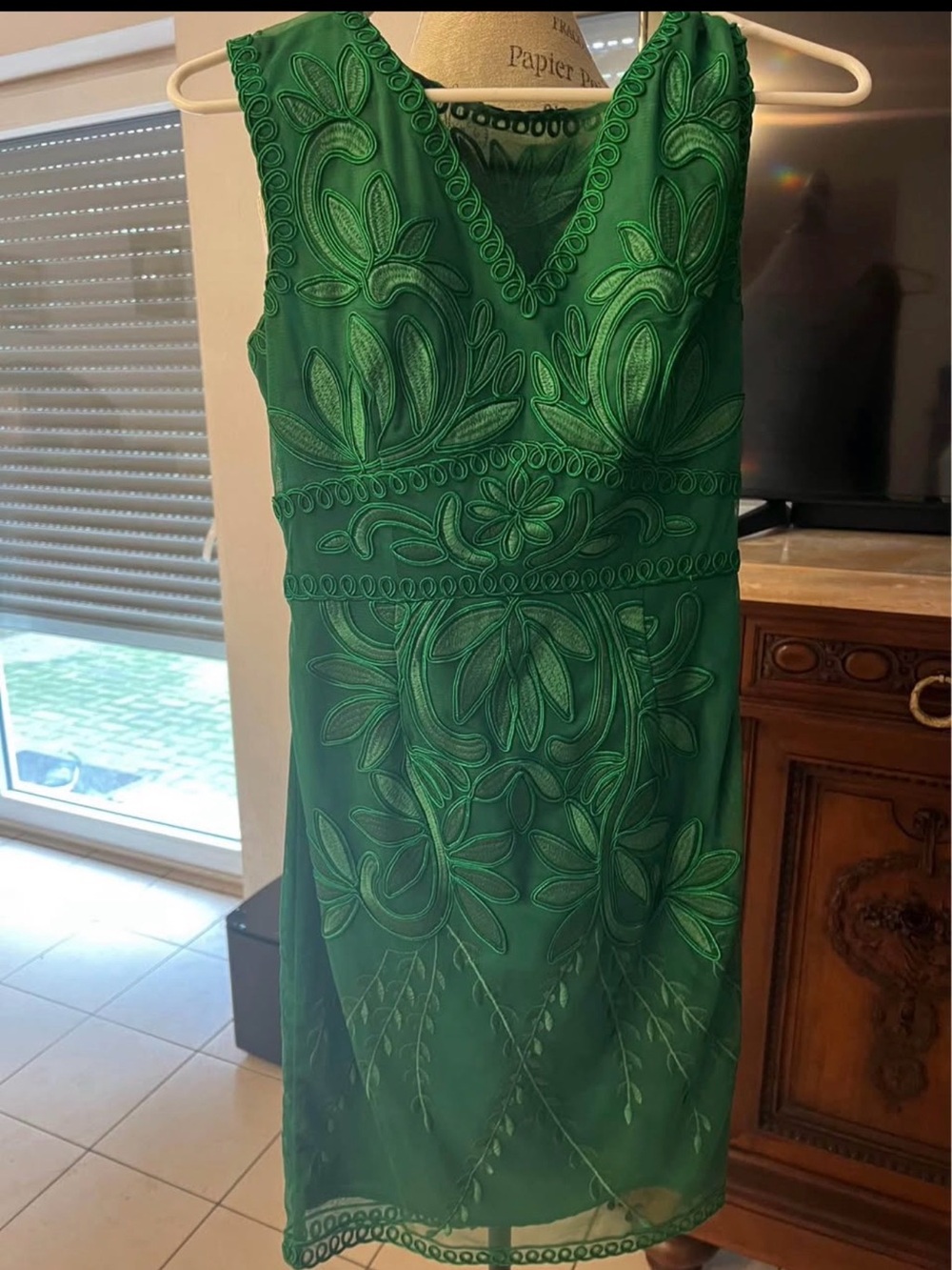 Green Sleeveless Sheath Dress - Elegant Women's Dress